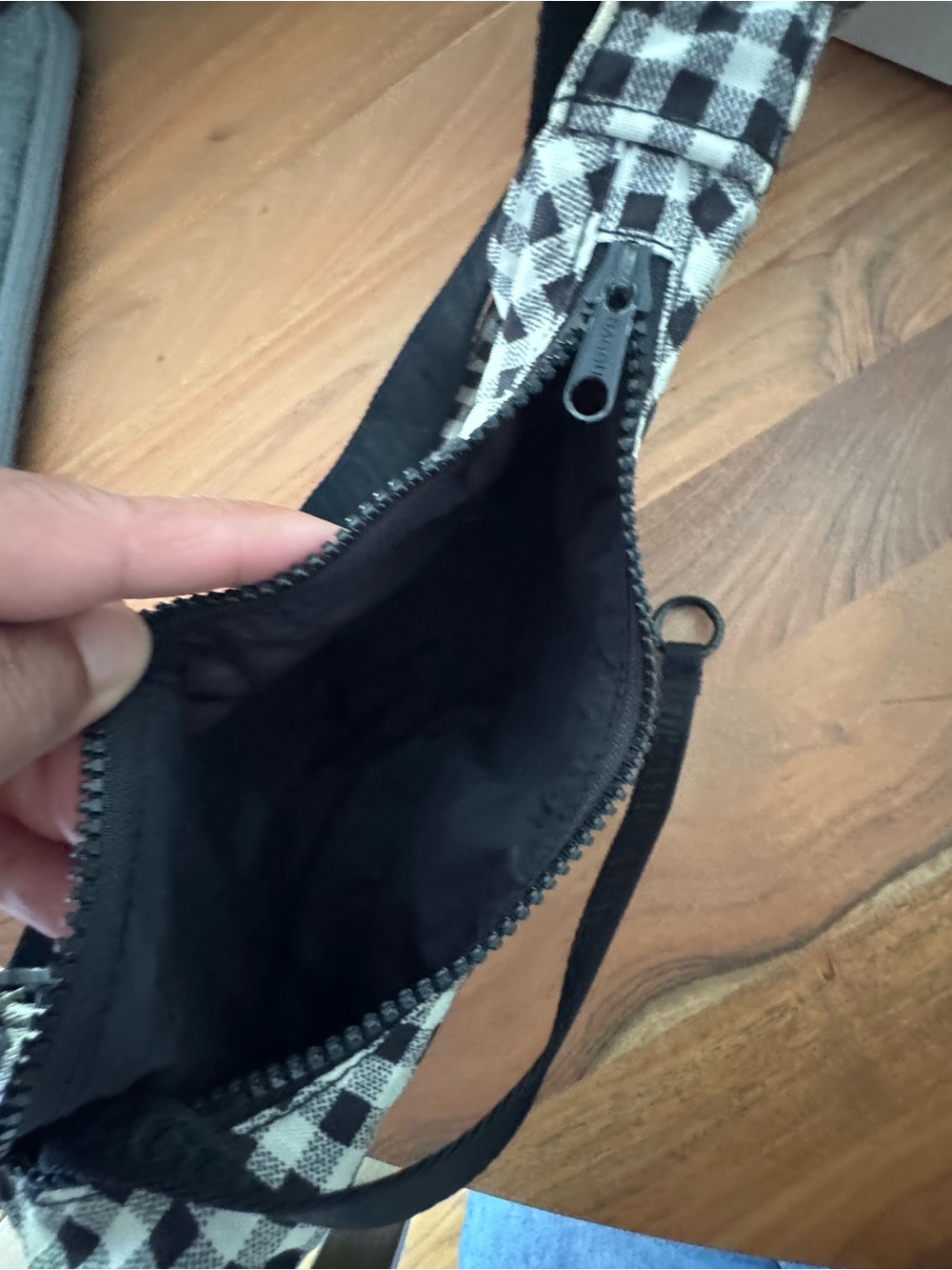BAGGU Black and White Checkered Crossbody Bag